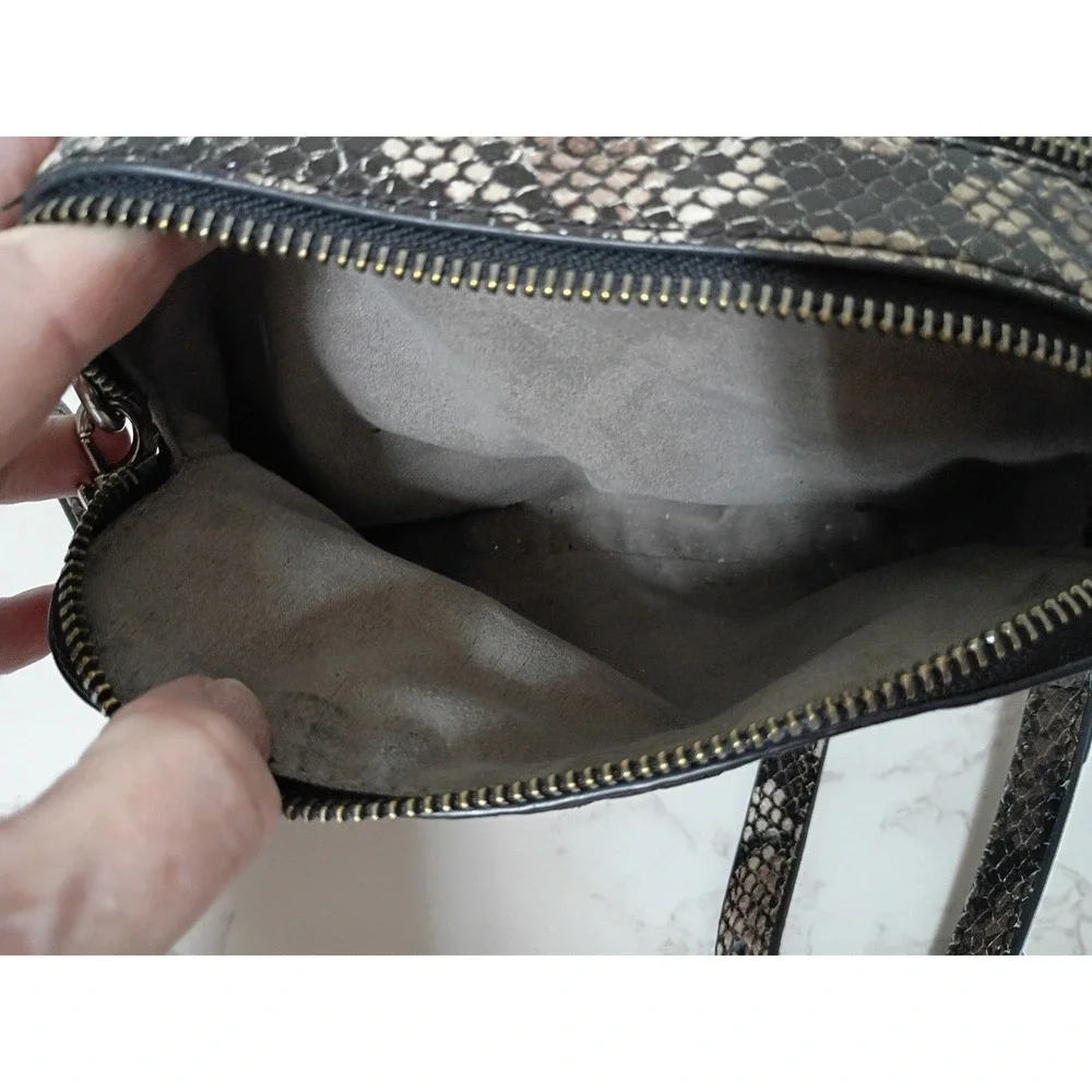 VINCE CAMUTO Black &‎ Snakeskin Leather Crossbody Bag - NWOT